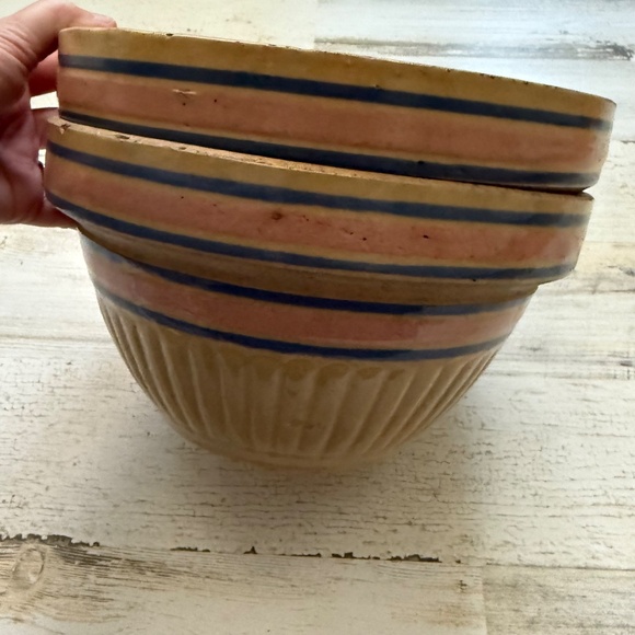 Vintage Yellow Ware Bowl ~ Pink Blue Pale Yellow Large Mixing Bowl ~ Batter Bowl - Picture 15 of 15